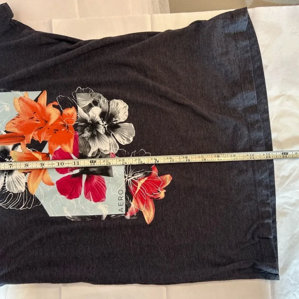Aeropostale Tropical Hybiscis Pattern Tee Dark Gray Youth Large Pre Owned
